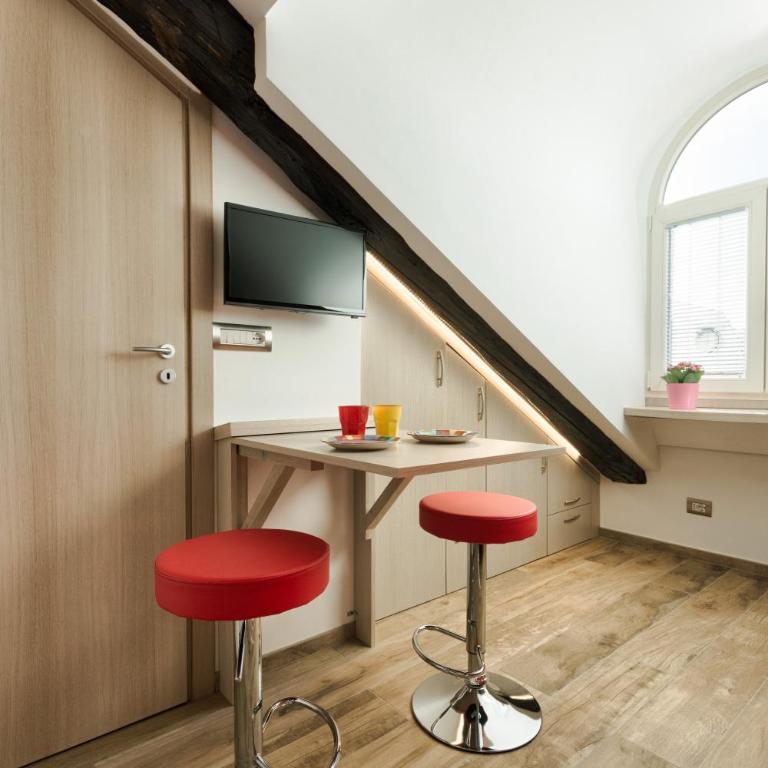 GuestHost - Multifunctional Stylish Studio - Studio Apartment - 3