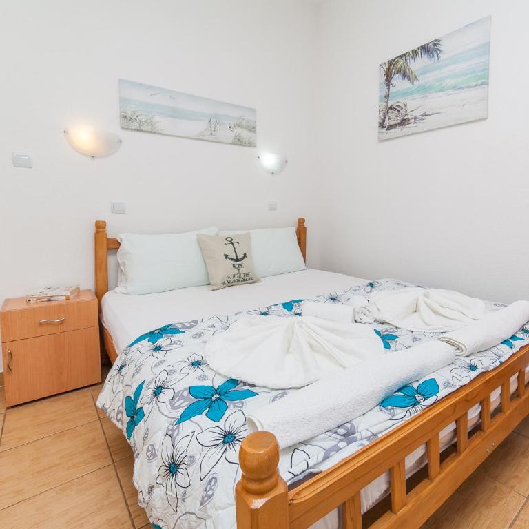 Apartments Viktorija - Two-Bedroom Apartment with Balcony - 5