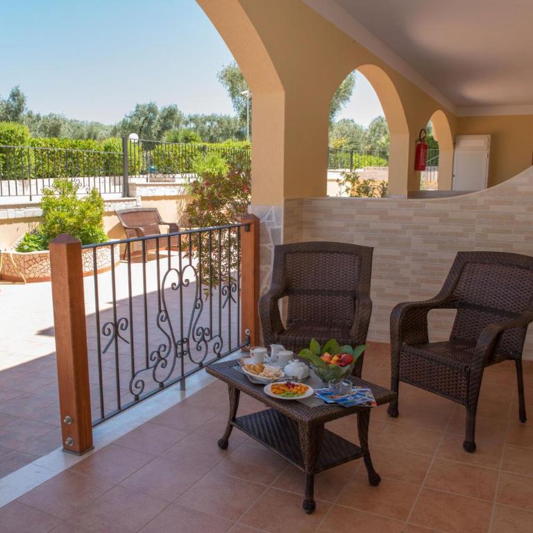 Villa Fenice Bed & Breakfast - Camera Tripla Comfort - 8