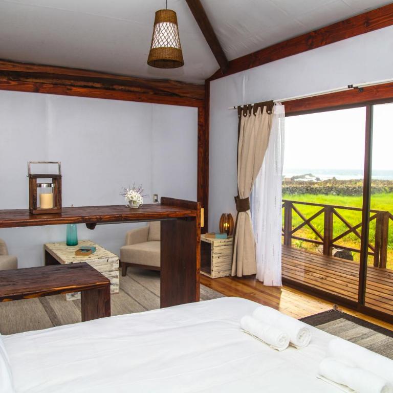 Vaihu Nui Bungalow-Glamping - One-Bedroom Bungalow - 1
