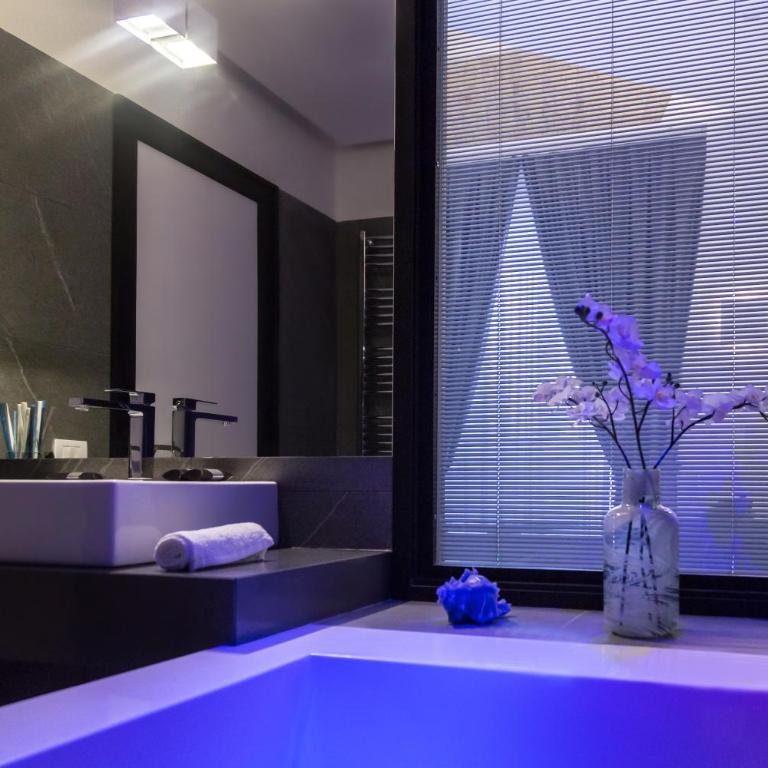 Carten - Superior Room with Spa Bath and Castle View - 2