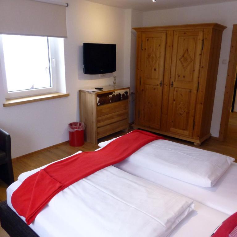 Hotel Engel - Superior Doppelzimmer mit Bergblick - 4