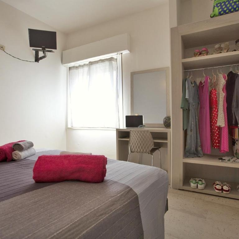Hotel Sabrina Rimini - Camera Tripla Economy - 5