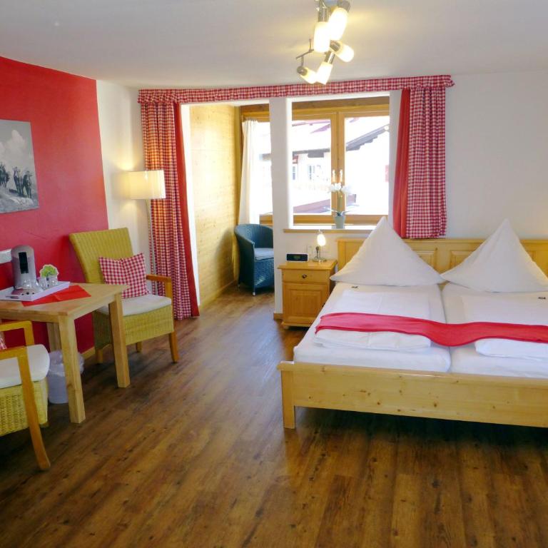 Hotel Engel - Deluxe Doppelzimmer mit Balkon - 9
