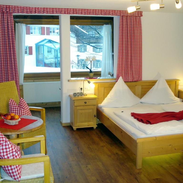 Hotel Engel - Deluxe Doppelzimmer mit Balkon - 10