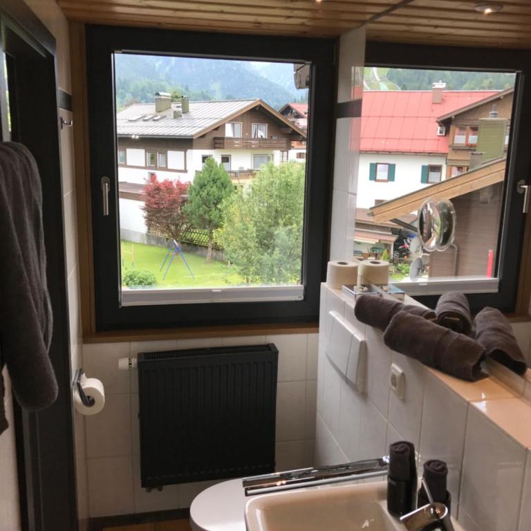 Hotel Engel - Deluxe Doppelzimmer mit Balkon - 3