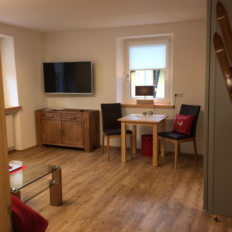 Hotel Engel - Suite mit 1 Schlafzimmer - 2