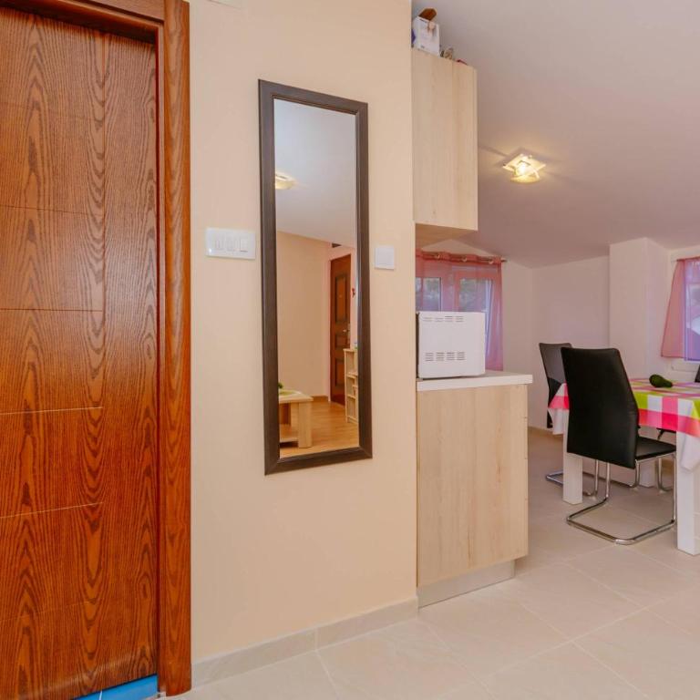 Paradise Bay Apartments - Apartment with Sea View - 5
