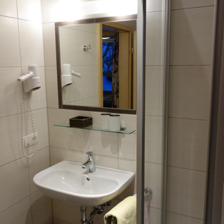 Gasthof Dietrichshorn - Double Room with Mountain View - 5