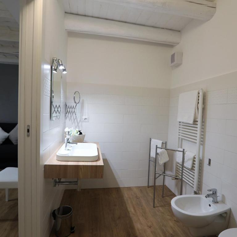 La Maison De Charme ROOMS - Junior Suite with Balcony - 7