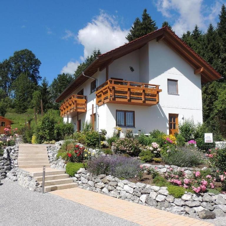 Ferienwohnung am Rosengarten - Apartment - 1