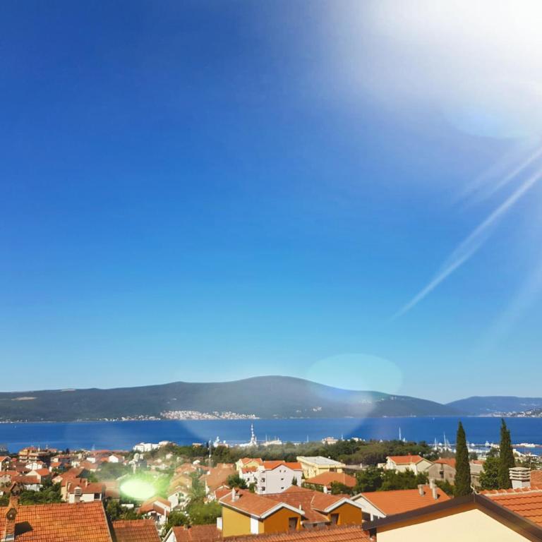 Apartman Milovic - Apartment with Sea View - 1
