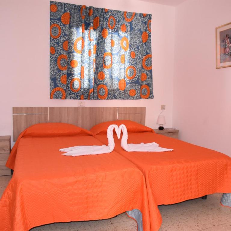Pension Eva - Habitación Doble con baño compartido - 2 camas - 10