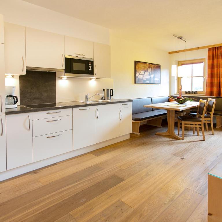 dorfblick FISS - apartments & rooms - Appartement Familial avec Balcon - 1