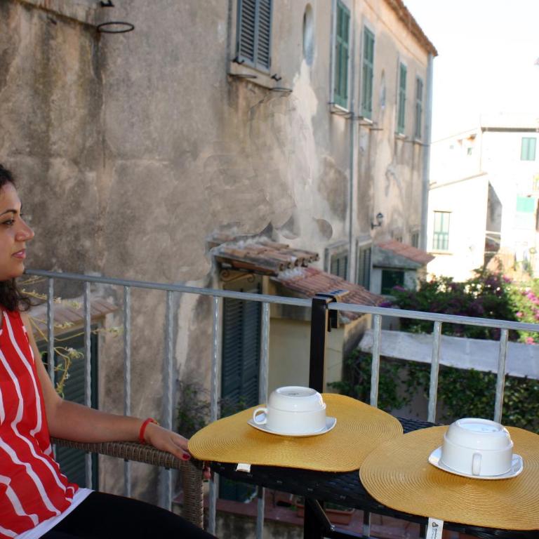 B&B Residenza Cardinale - Camera Matrimoniale/Doppia con Letti Singoli con Balcone - 11