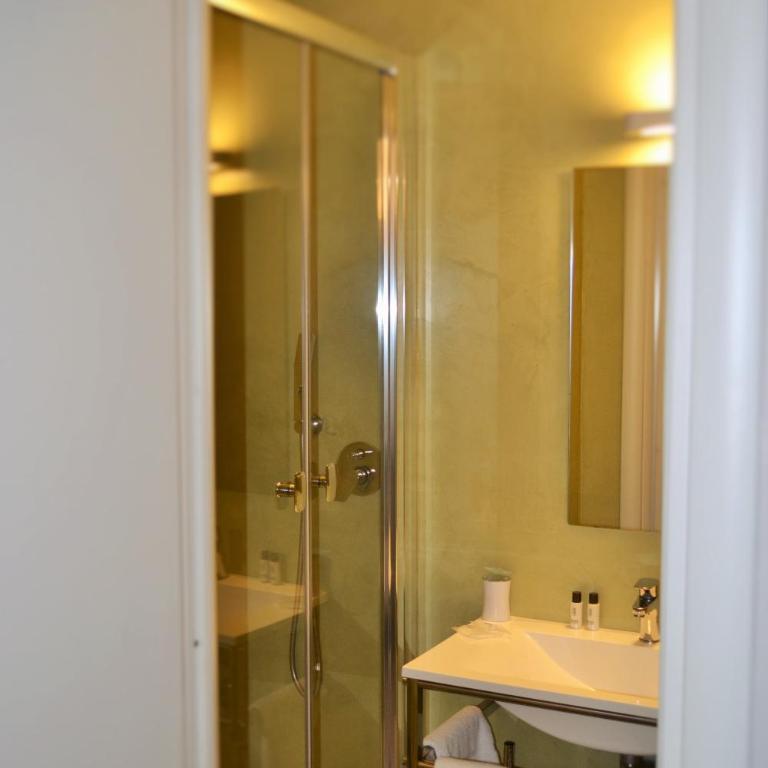MA Hotel - Camera Matrimoniale Economy - 6
