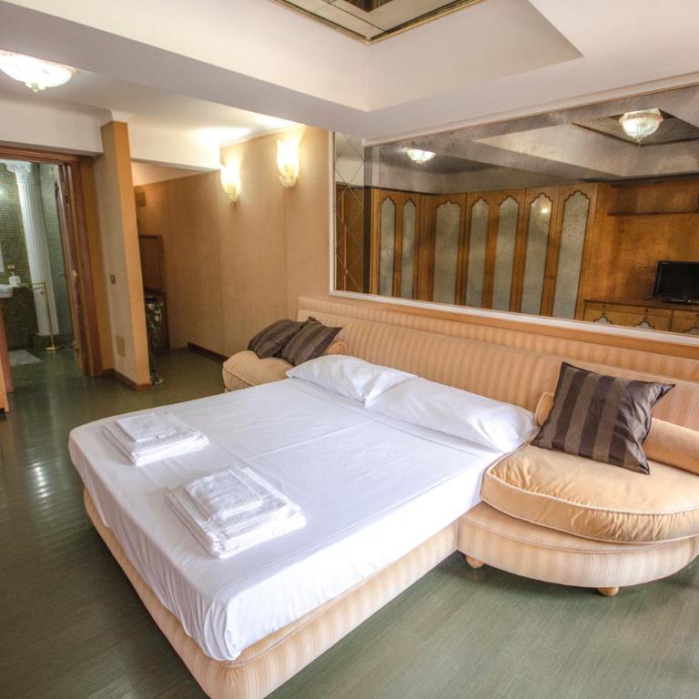 Chic House - Studio Apartment - 10