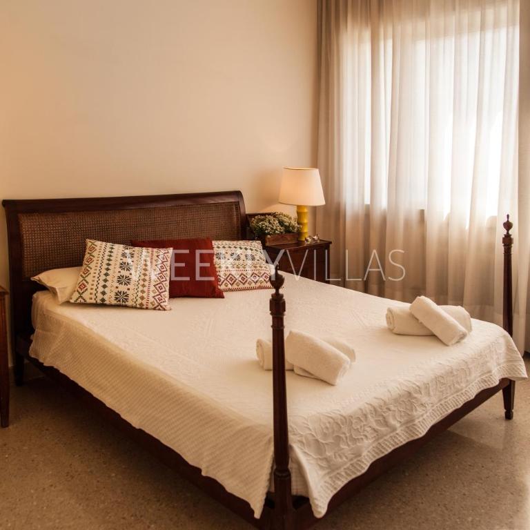 Villa Sitges Tupinetti Beach at 1 min walk Amaizing Garden and View Center Sitges 5 minutes walk NO NEED CAR - Villa - 27