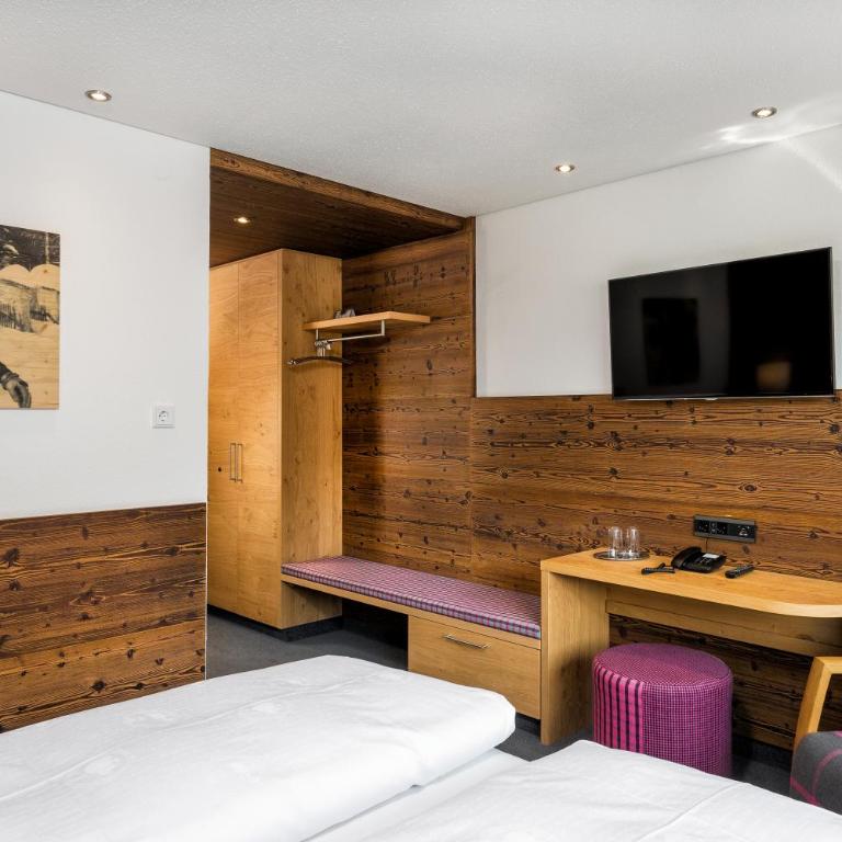 Hotel Garni Ernst Falch - Doppel- oder Zweibettzimmer - 1