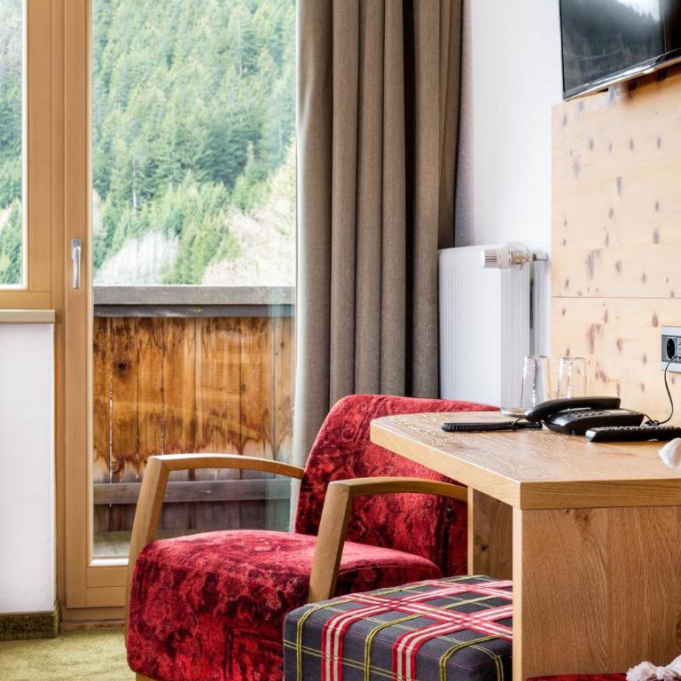Hotel Garni Ernst Falch - Doppel- oder Zweibettzimmer - 2