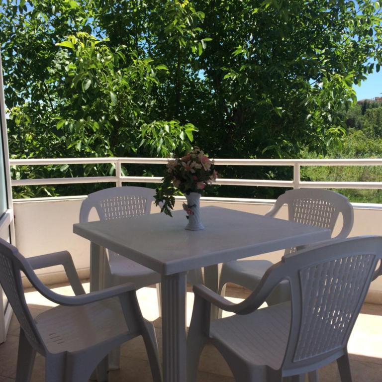 Guest House Green Garden - Quadruple Room with Terrace - 5