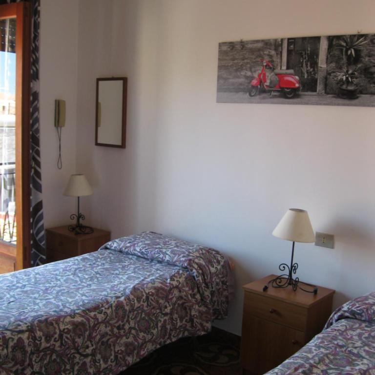 Hotel California - Economy Double or Twin Room - 3