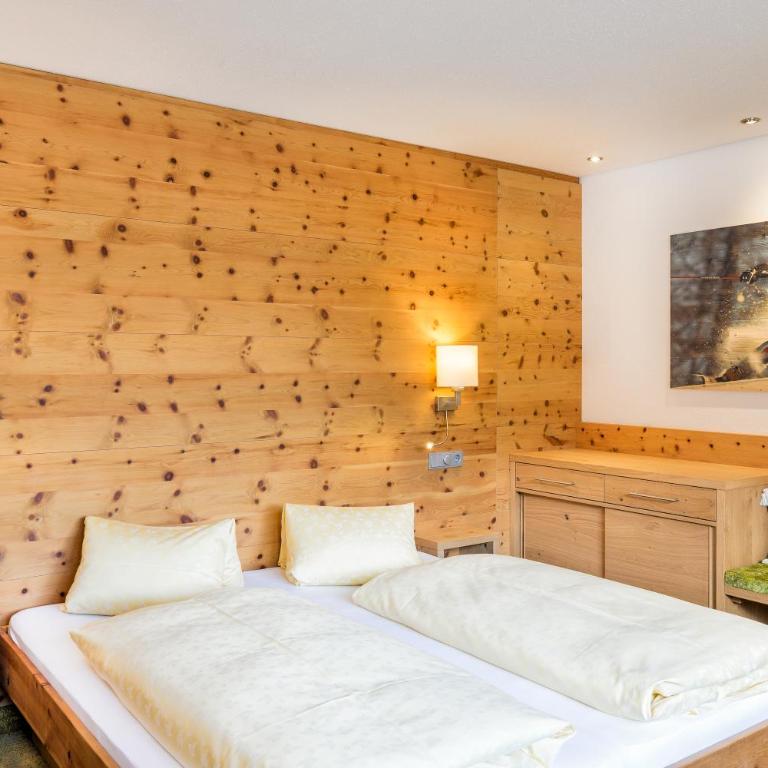 Hotel Garni Ernst Falch - Dreibettzimmer - 9