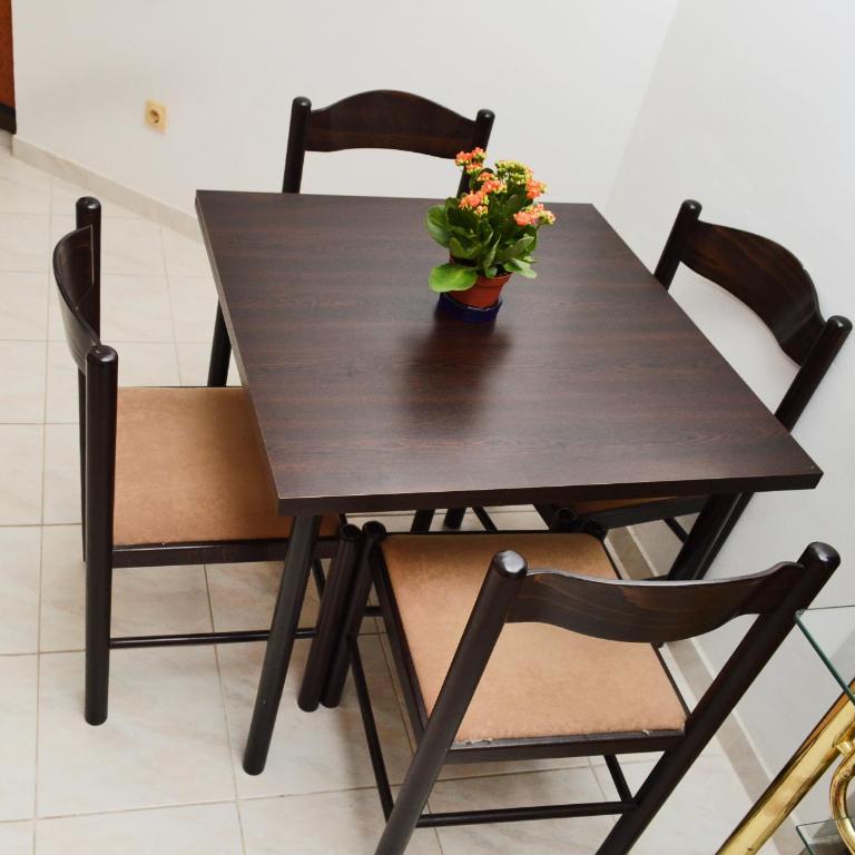 Guest House Lukac - Apartman s 1 Spavaćom Sobom (5 Odraslih Osoba) - 6