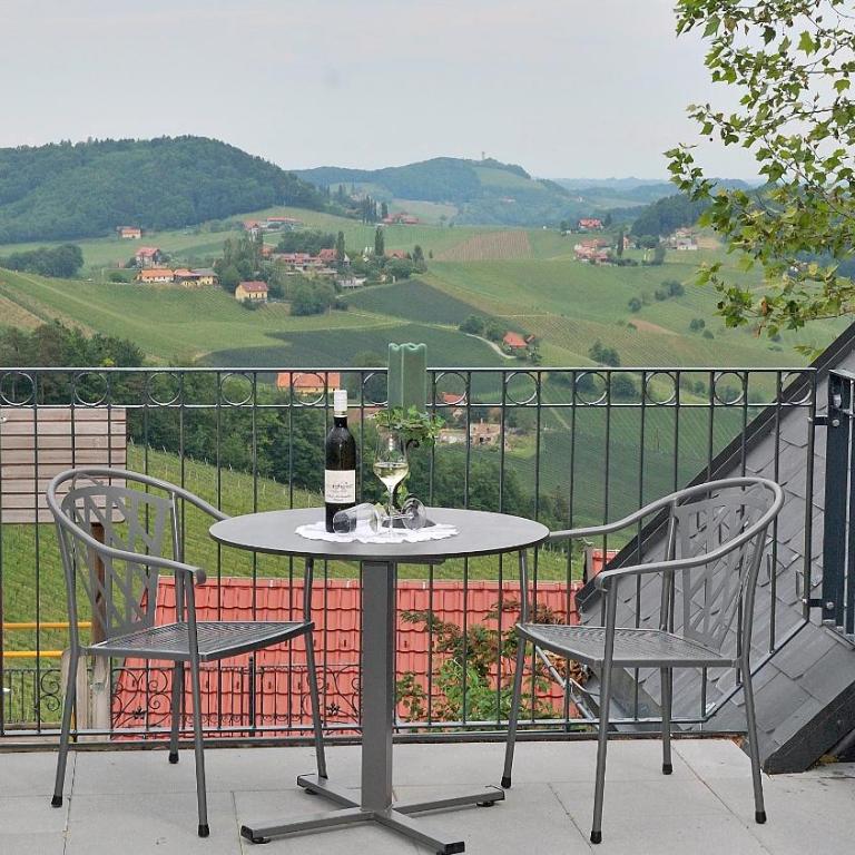 Weinrefugium Brolli - Comfort Doppelzimmer mit Balkon - 5