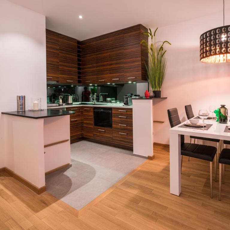 Le Balcon de la Vieille Ville Annecy - Deluxe Apartment with Balcony - 10