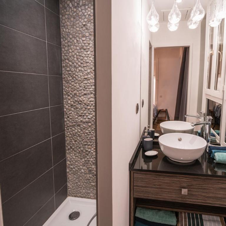 Le Balcon de la Vieille Ville Annecy - Deluxe Apartment with Balcony - 28