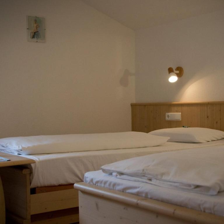 Berggasthof Stern - Doppel- oder Zweibettzimmer - 2