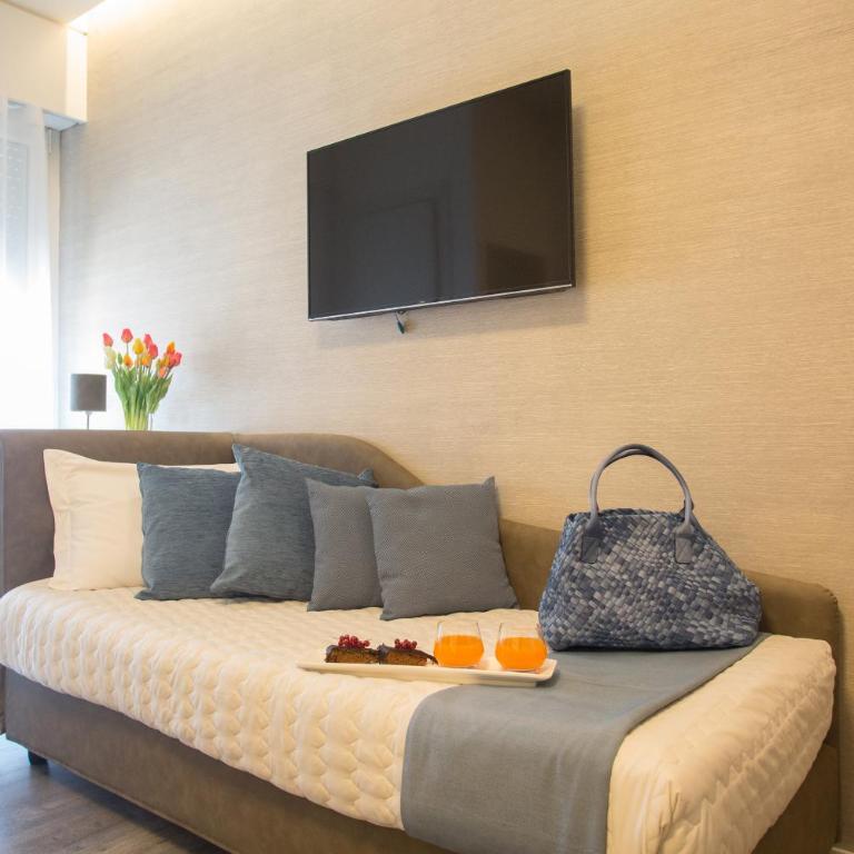 Hotel Liberty Beach - Parking & Beach - Camera Tripla Superior con Balcone, Vista Mare Parziale e Accesso Spiaggia - 6