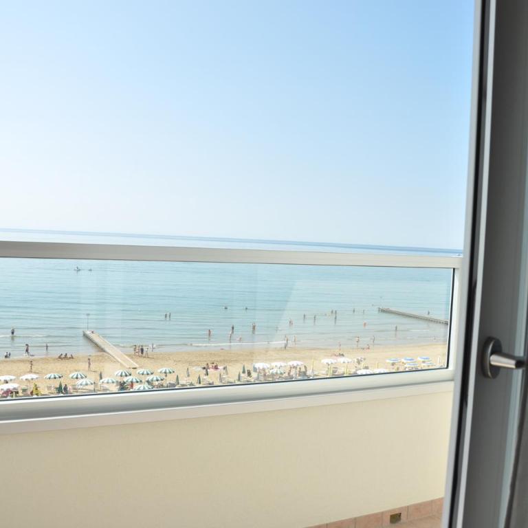 Hotel Columbia & Ninfea - Camera Matrimoniale/Doppia con Letti Singoli con Vista Mare - 1