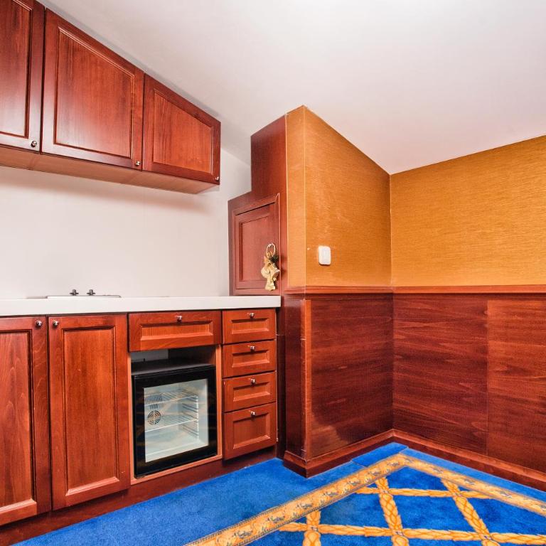 Luxury Sea Residence by Kristina - Deluxe Double Room with Bath - 25