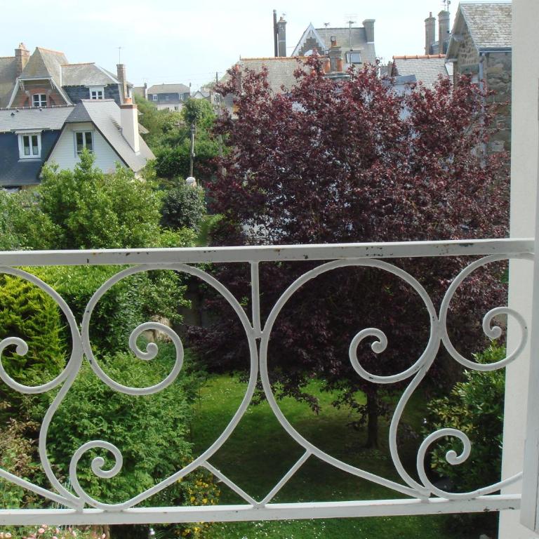 B&B Maison Angélus - Chambre Double Supérieure - Vue sur Jardin - 4