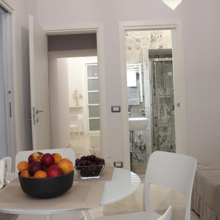 Matera Guest House - Camera Matrimoniale Deluxe con Balcone - 2