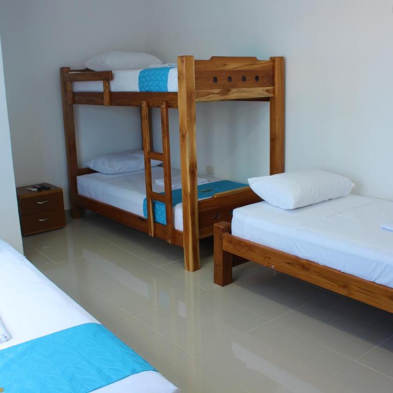 Hotel Brisas del Nare - Habitación Cuádruple con baño privado - 4