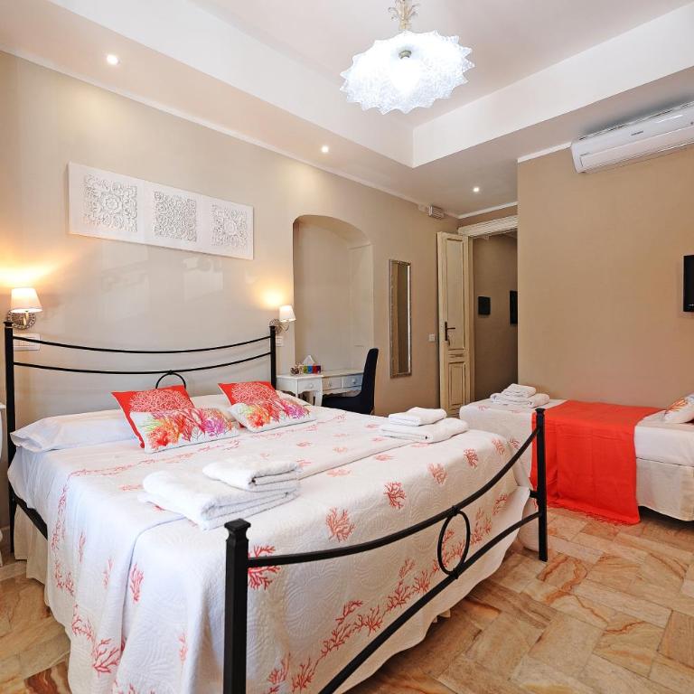 Onda Marina Rooms - Double or Twin Room with Private Bathroom - 9