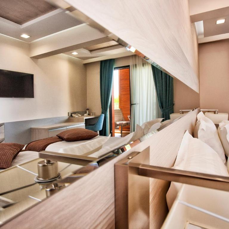 Wellness & Spa Hotel ACD - Comfort Double Room with Balcony - 4