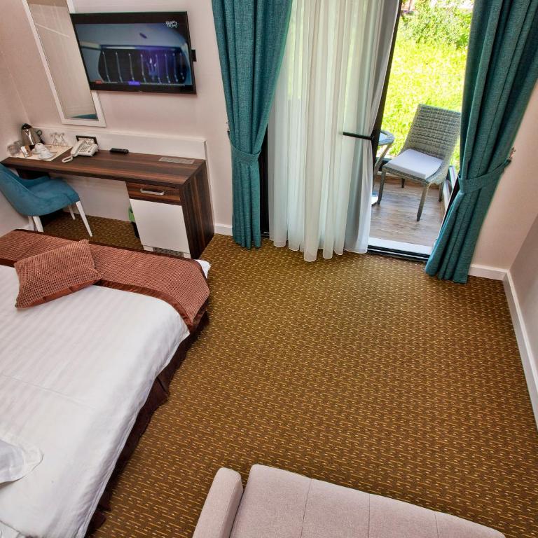 Wellness & Spa Hotel ACD - Comfort Double Room with Balcony - 12