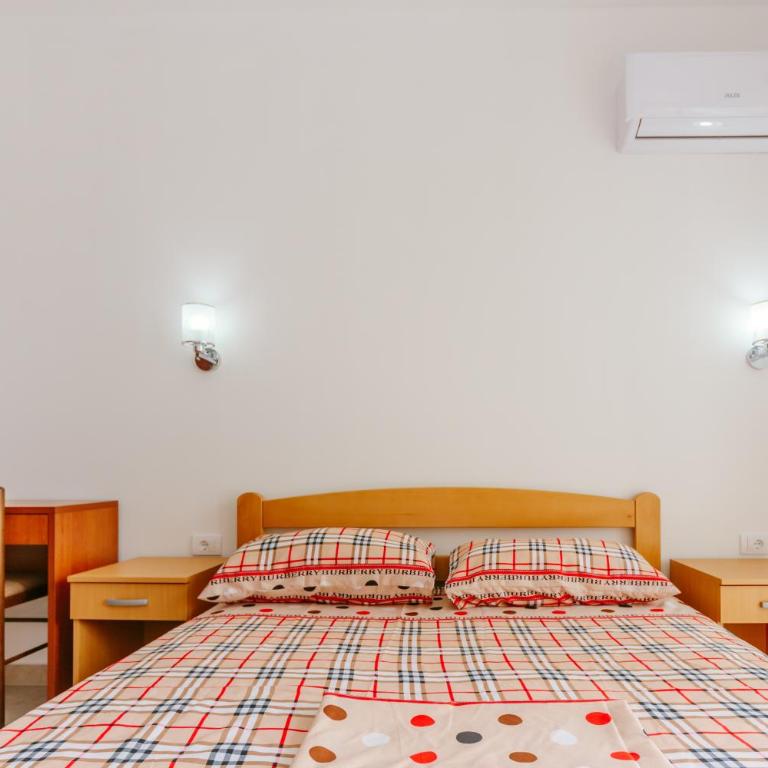 Teuta Apartments - Dvokrevetna Soba sa Bračnim Krevetom sa Balkonom i Pogledom na More - 19