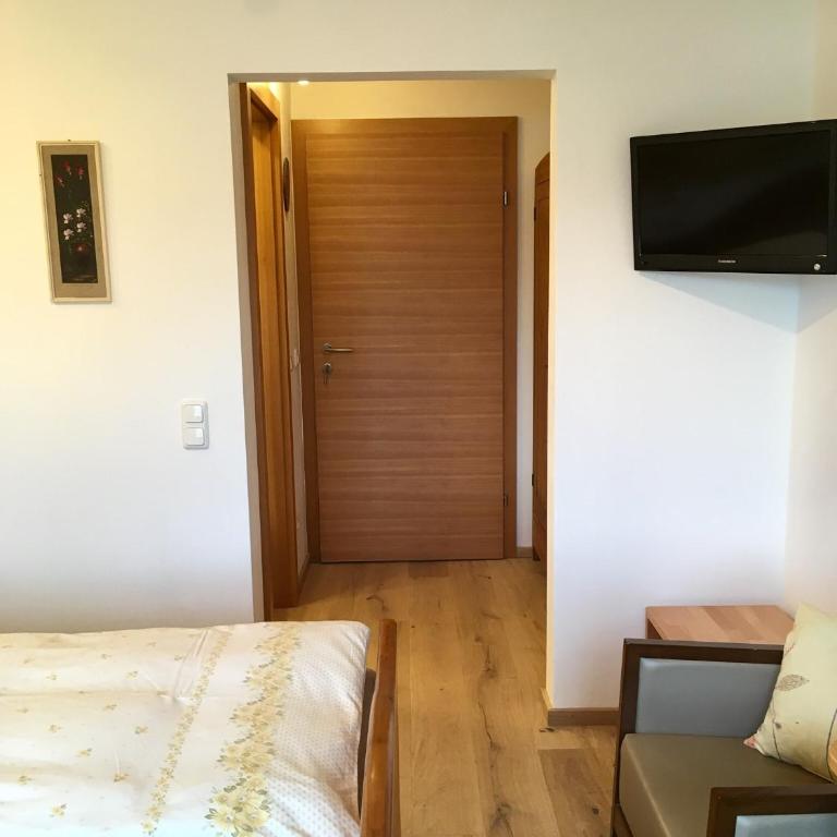 Haus Lisa - Doppelzimmer mit Seeblick - 8
