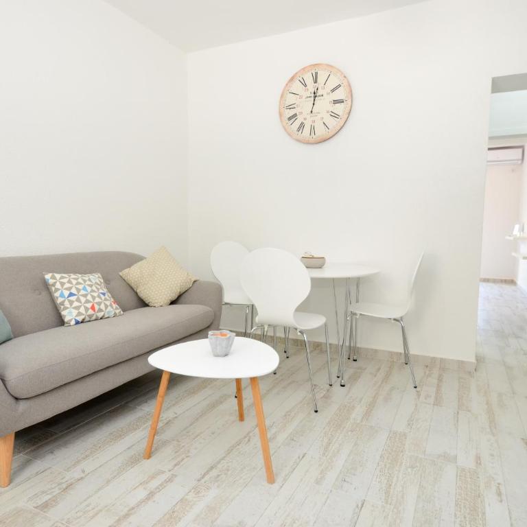 Bay View Apartments - Apartment with Sea View - 25