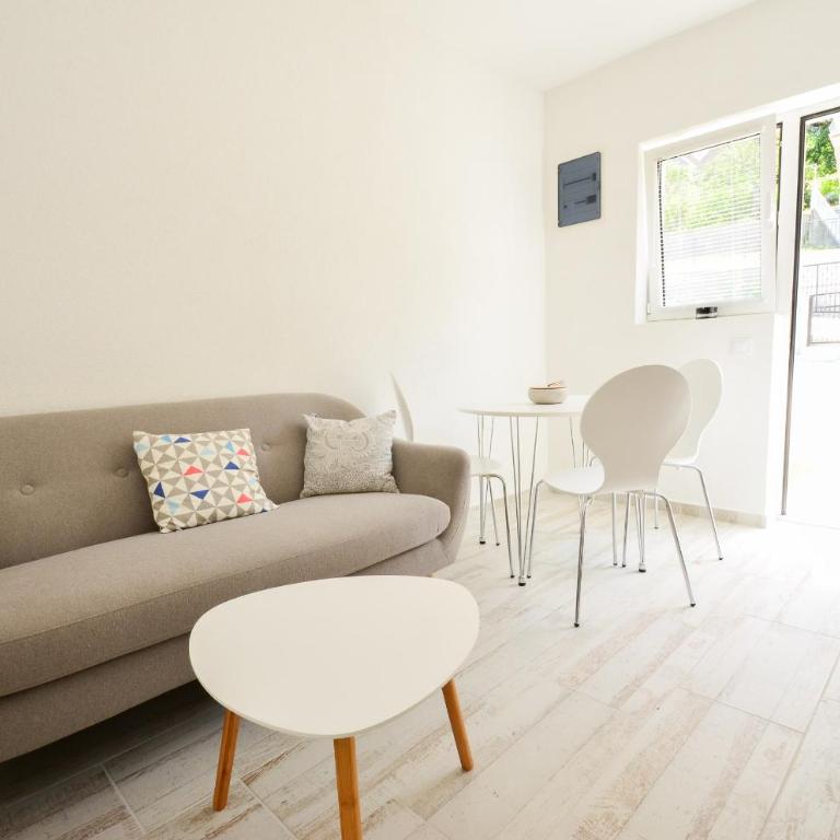 Bay View Apartments - Apartment with Sea View - 7
