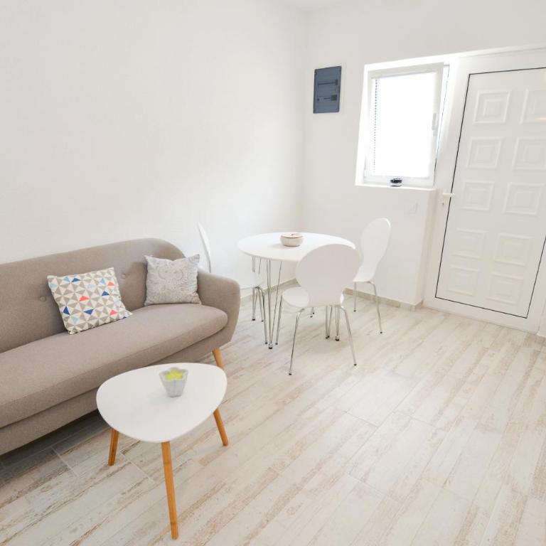 Bay View Apartments - Apartment with Sea View - 22