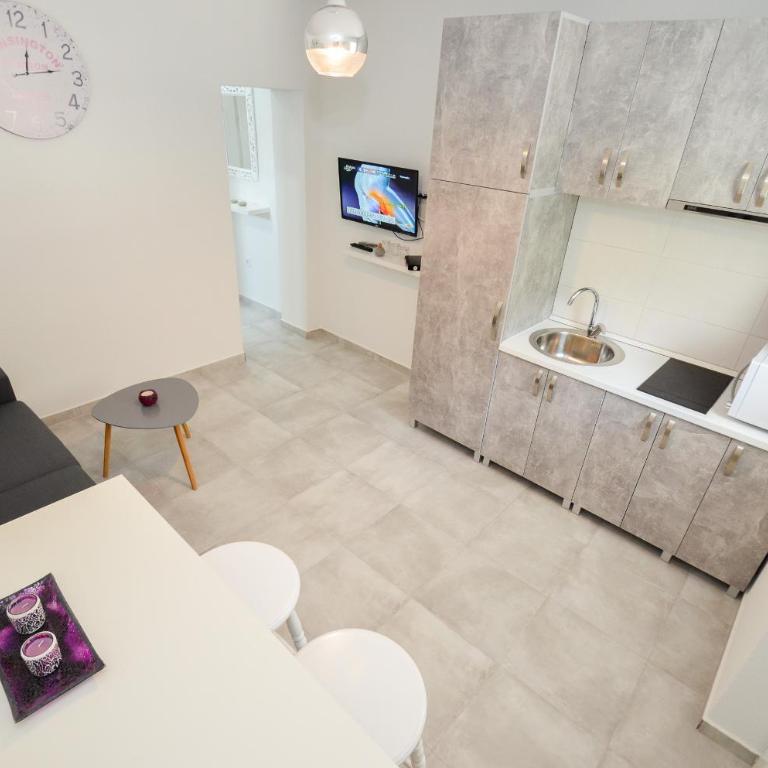 Bay View Apartments - Apartment with Sea View - 15