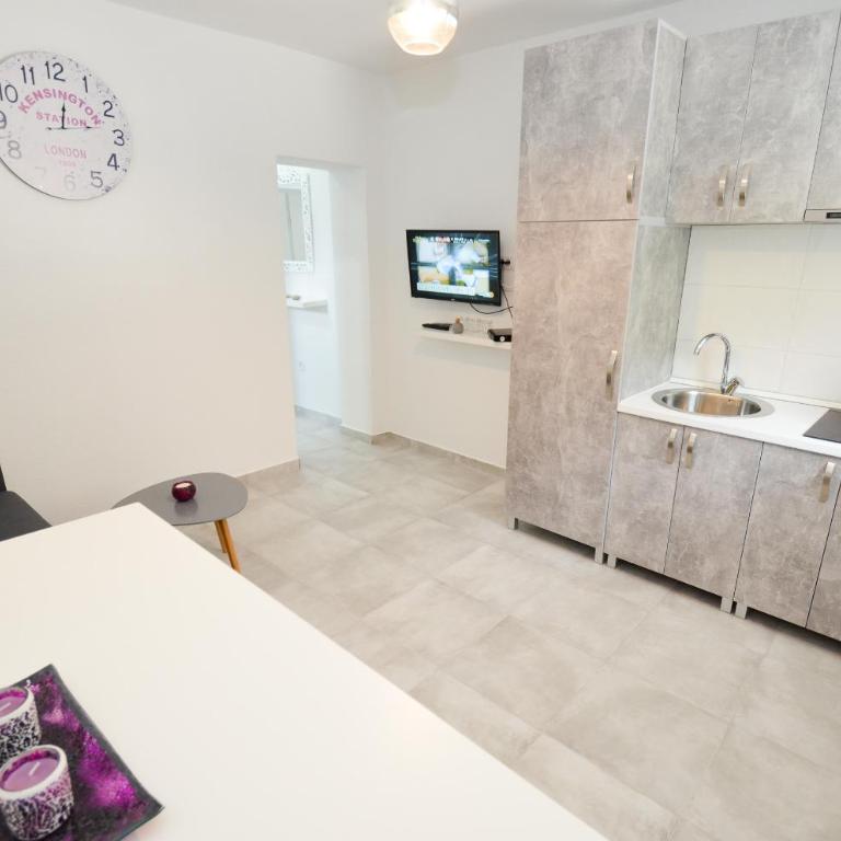 Bay View Apartments - Apartment with Sea View - 24