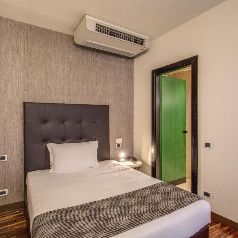 Albergo Firenze - Camera con Letto Matrimoniale alla Francese - 1