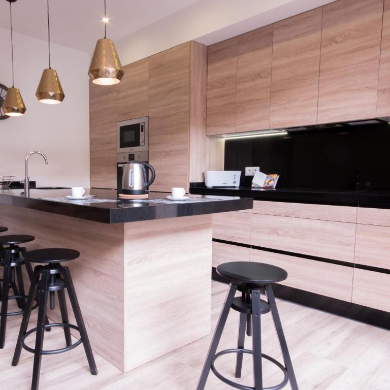 Bazan 16 - Three-Bedroom Apartment - 8